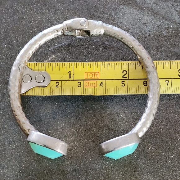 Aqua Chalcedony hammered look silver tone bracelet Fashion jewelry - Picture 4 of 5